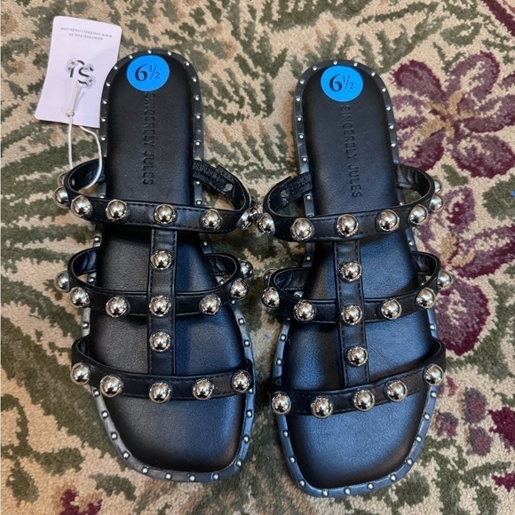 Sincerly Jules Shoes - NWT sincerely Jules slip on sandals. Sz 6.5